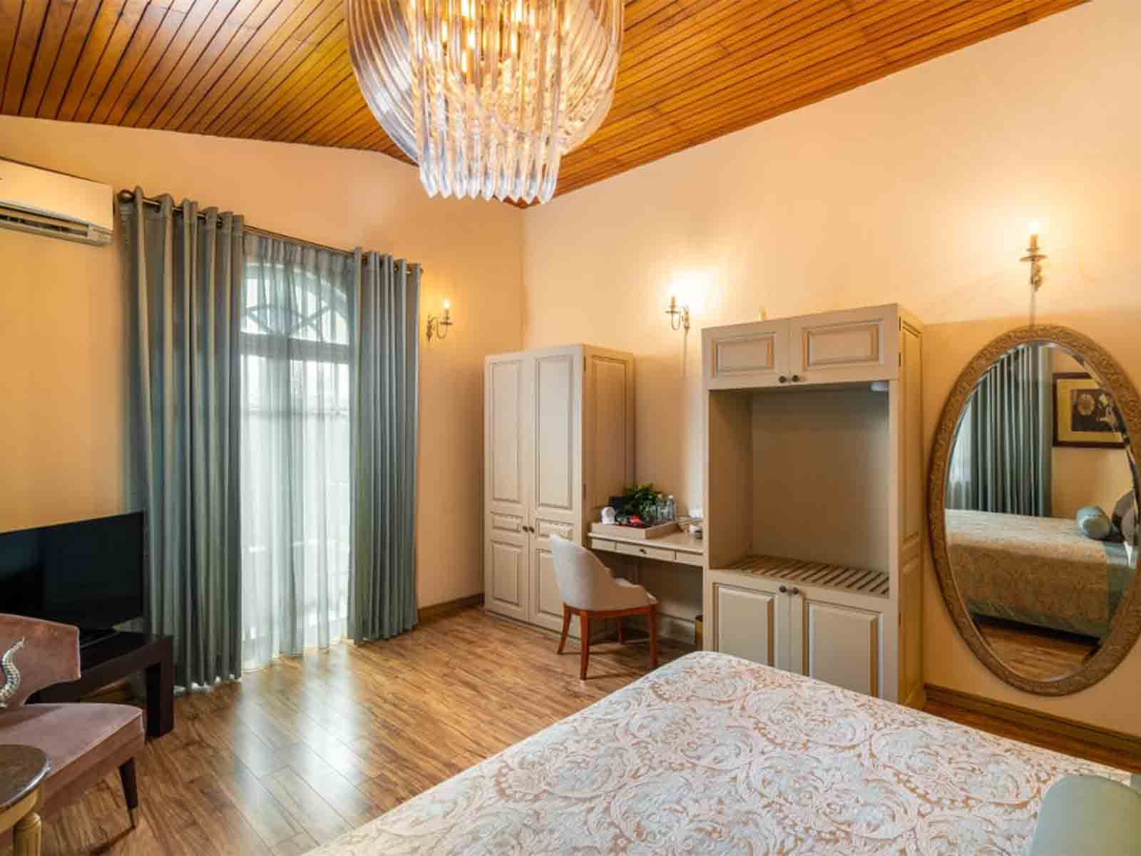 Luxury hotel gallery image