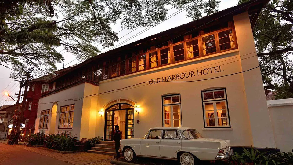 Old Harbour Hotel — hotel photograph