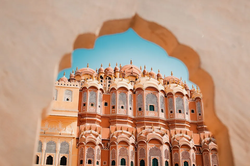 India’s Golden Triangle – The Red Dot Way — Jaipur Red Dot