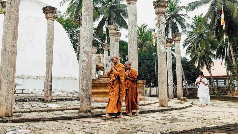 Anuradhapura by tuk tuk — experience photograph