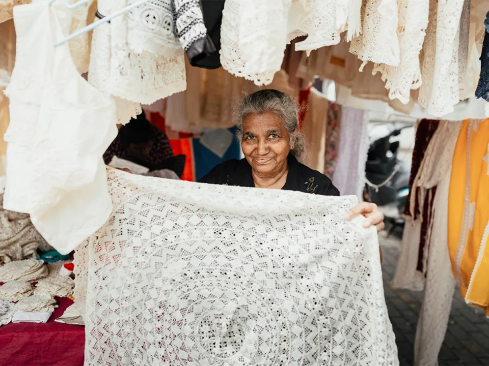 Learn traditional beeralu lace making during this hour-long workshop at a Galle family home, where your host from a lineage of ski…