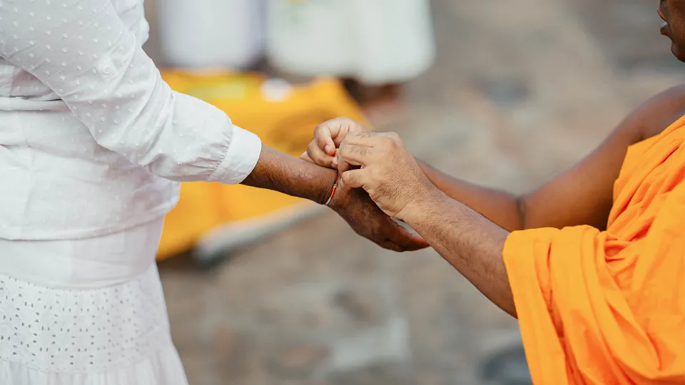 Anuradhapura - Private Alms Giving — experience photograph