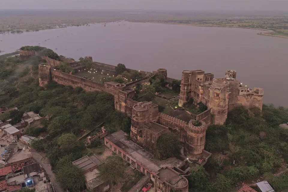 Sweeping sunset views on Classic Rajasthan
