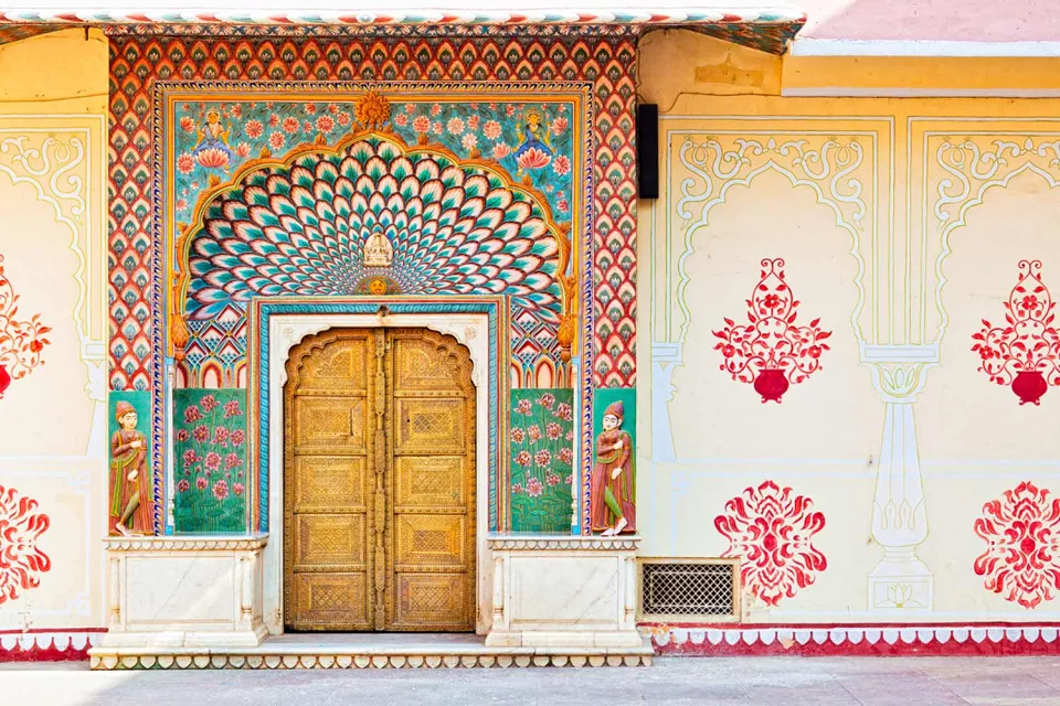 Wander at will on Golden Triangle with Tigers