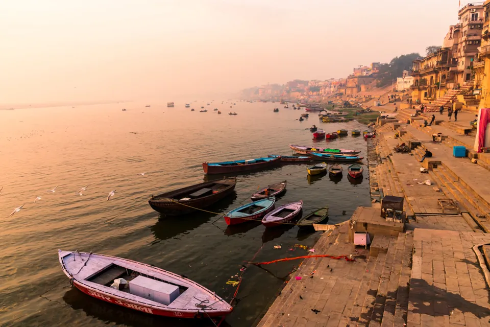 Railways and rituals on Northern India with Varanasi