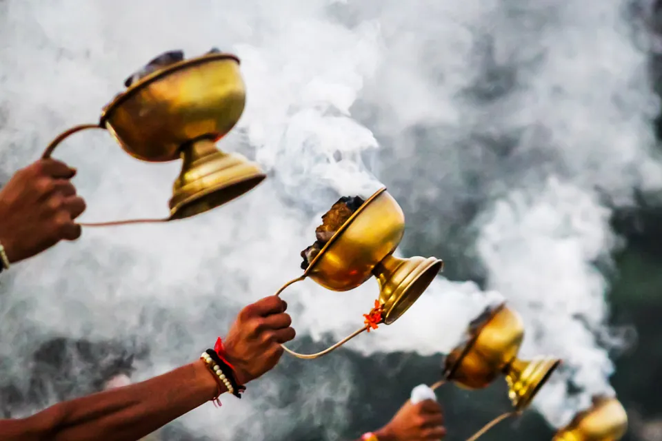 A ceremony of light on Rajasthan with teenagers