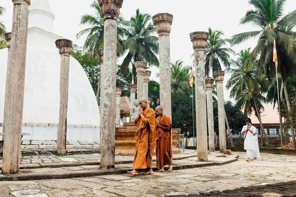 Historic kingdoms on Honeymoon to Sri Lanka in the Winter