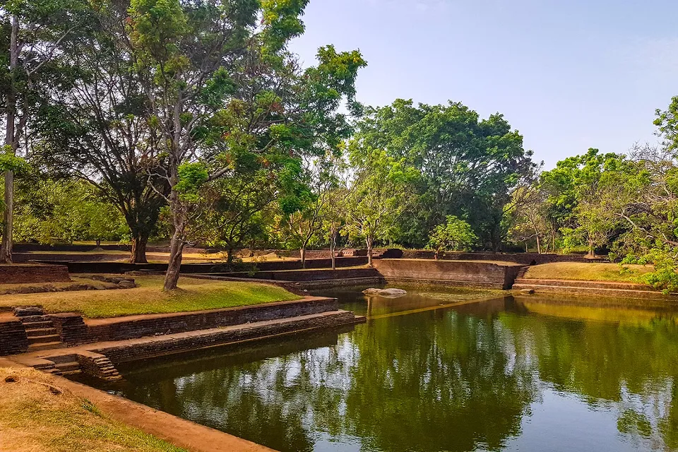 Fortresses and beaches on Uniquely Sri Lanka