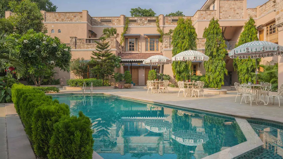 Niravi — hotel photograph
