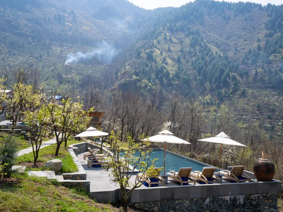 Qayaam Gah — hotel photograph