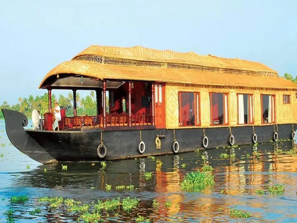 Deluxe Houseboat