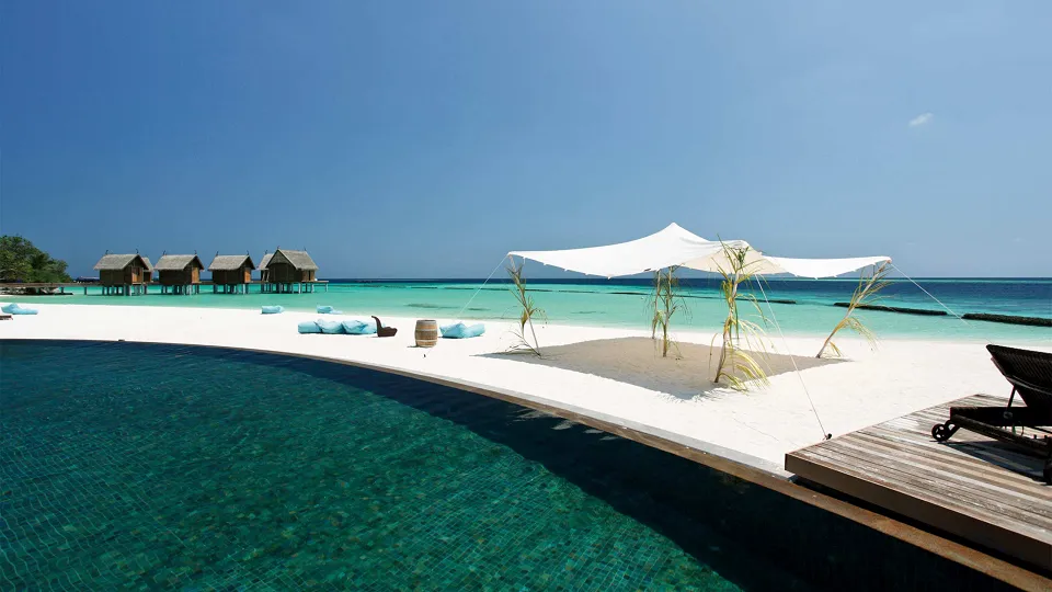Constance Moofushi — hotel photograph