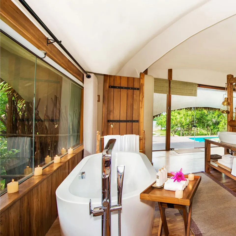 Uga Chena Huts - Luxury hotel — gallery photograph 3