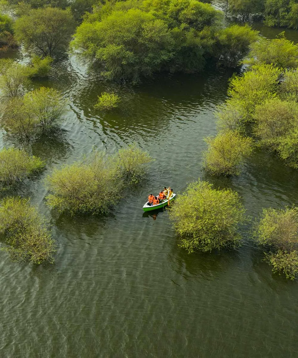 RAAS Chhatrasagar - Luxury hotel