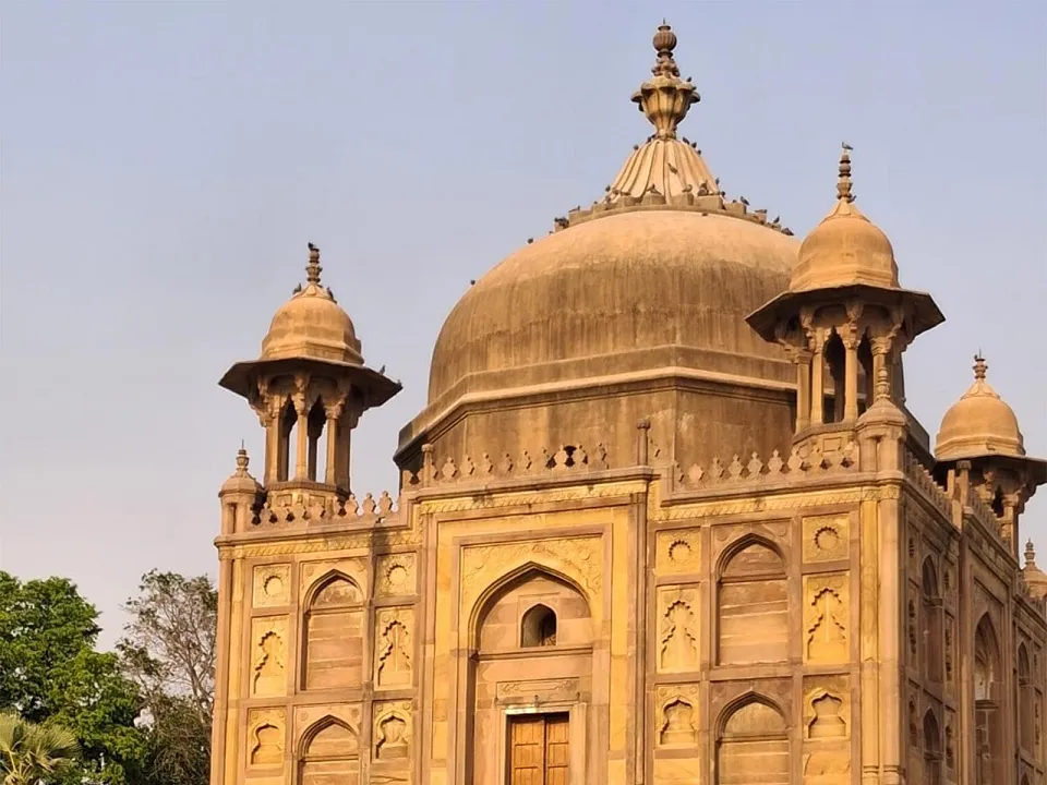 Varanasi – A Spiritual Finale — Pragraj