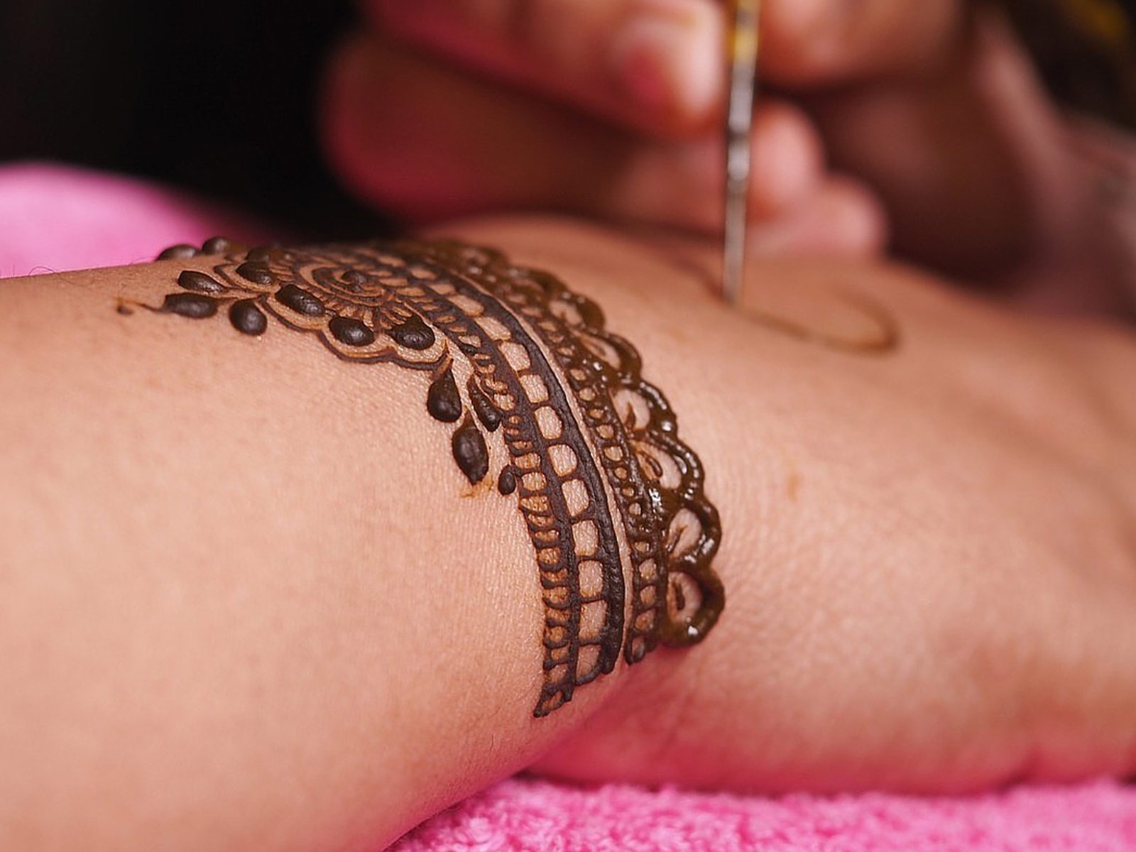 Rickshaw Ride & Henna Designs for Kids - Memorable travel experience photo