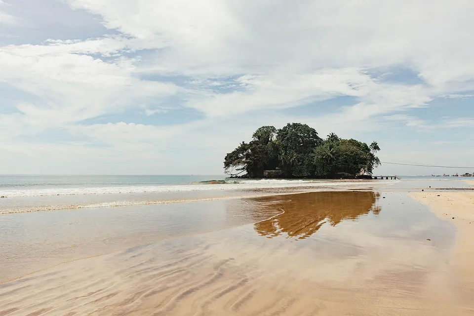 May to June – Early Green Season (Quieter & Lush) — December To April – Classic Dry Season (Peak Time)