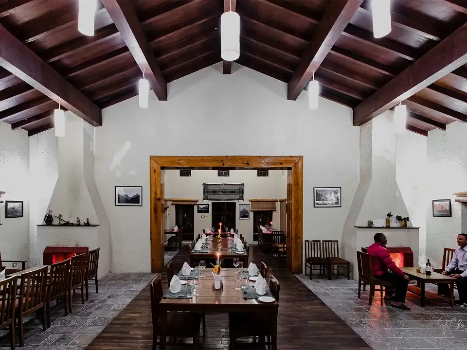 Tomijong Lodge - Luxury hotel — gallery photograph 2