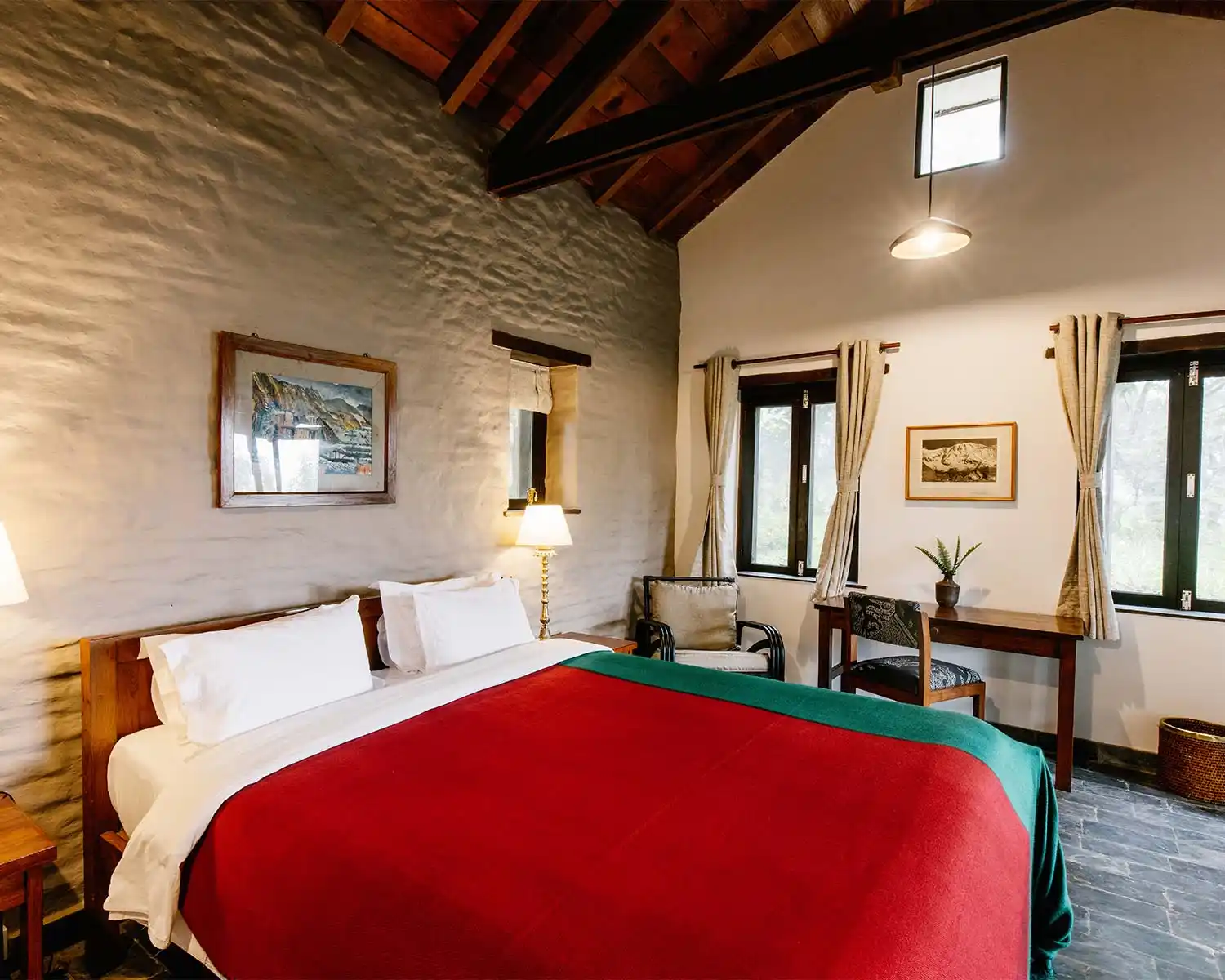 Tiger Mountain Pokhara Lodge - Luxury hotel