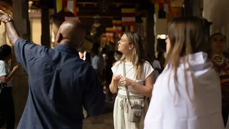 How does guiding work in Sri Lanka with Red Dot? — Faq Guiding In Sri Lanka