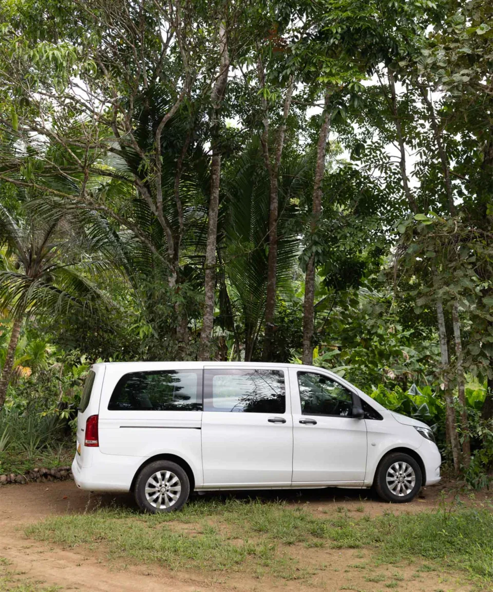 Getting around Sri Lanka with kids — Little Red Dot Sri Lanka Feature View 1