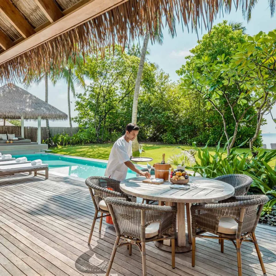 Choosing your resort in The Maldives — Feature View 3